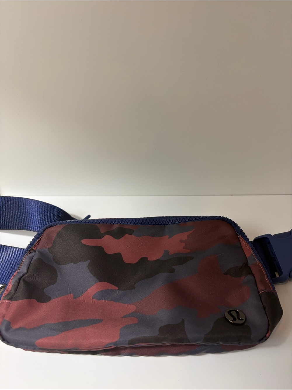 lululemon athletica Burgundy & Navy Camouflage Waist Pack